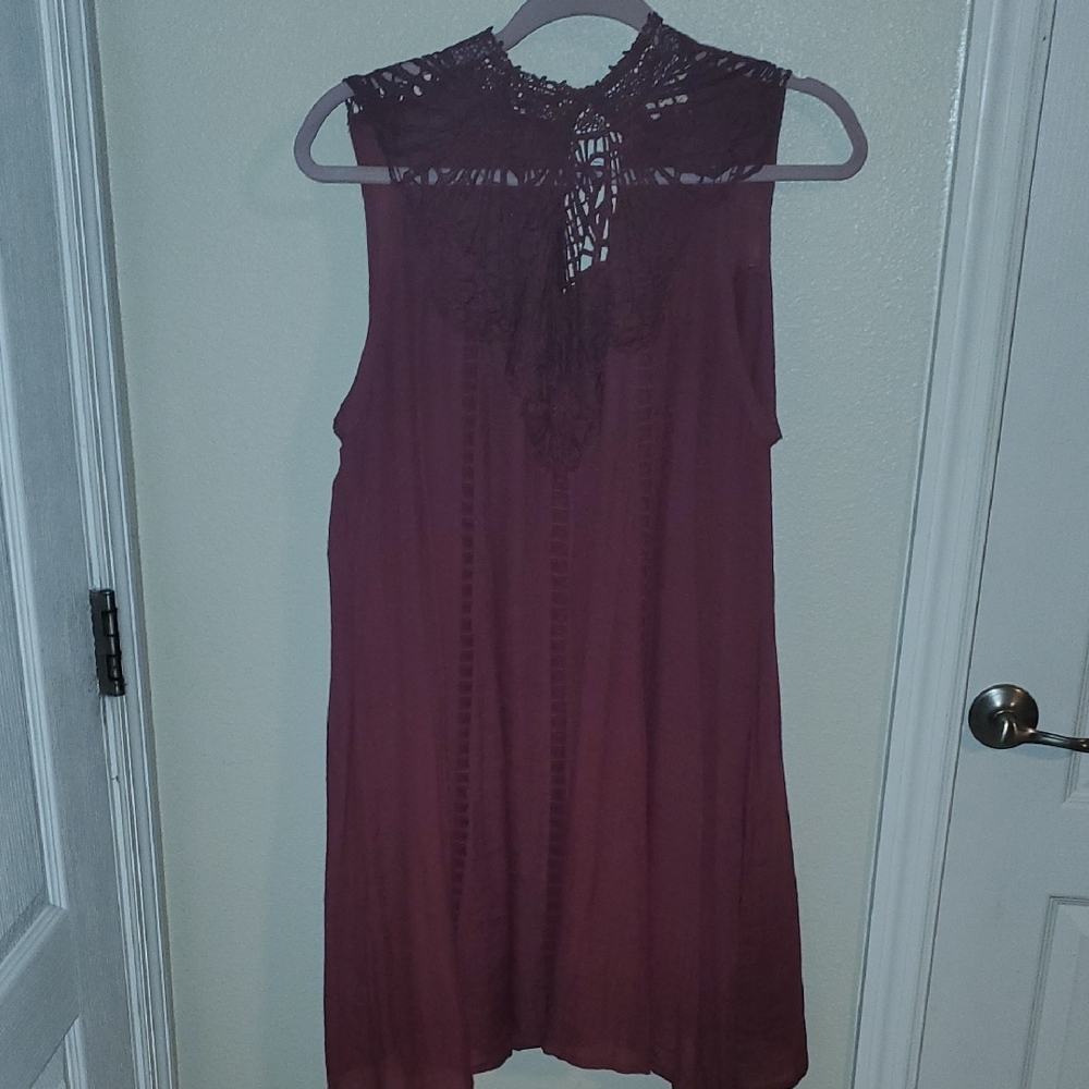 Elegant Burgundy Sleeveless Dres